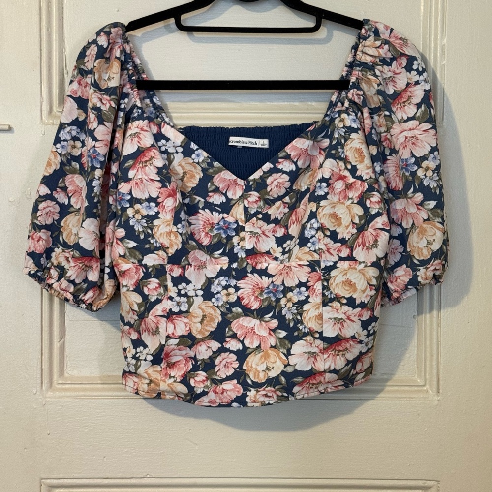 Abercrombie & Fitch Corset Puff Sleeve Top